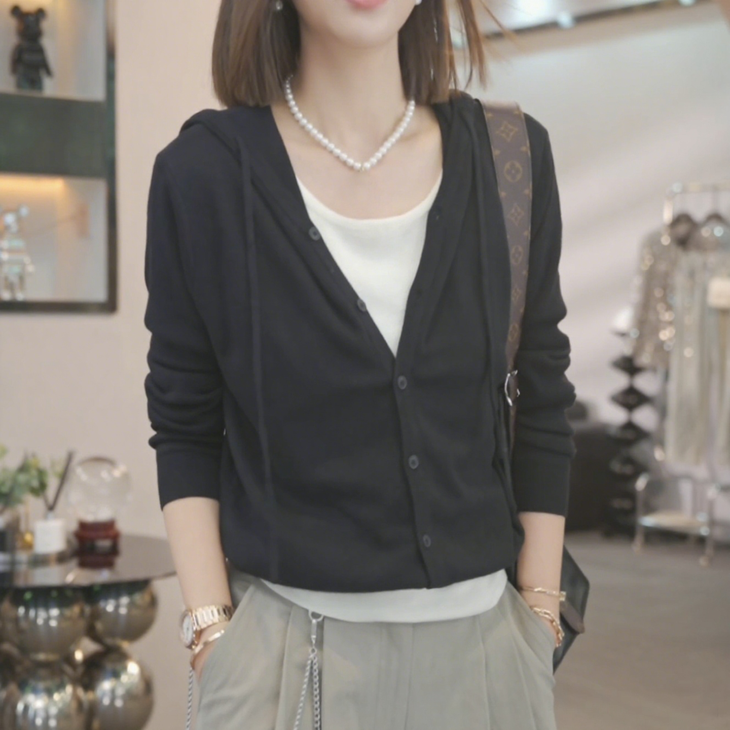 欧貨高級感フード付きニットカーディガン秋2025新モデル大きいサイズの太めの長袖のゆったりした上着