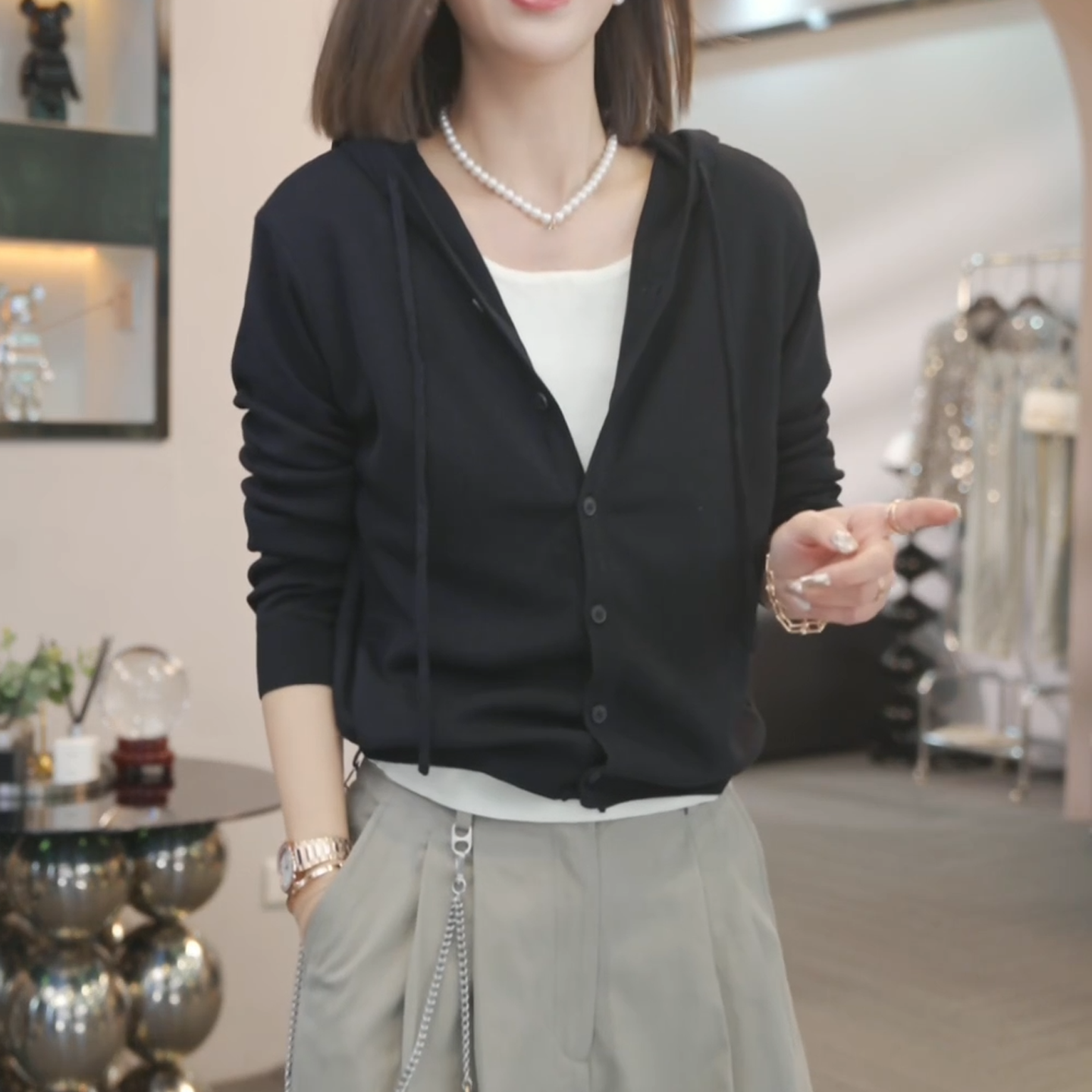 欧貨高級感フード付きニットカーディガン秋2025新モデル大きいサイズの太めの長袖のゆったりした上着