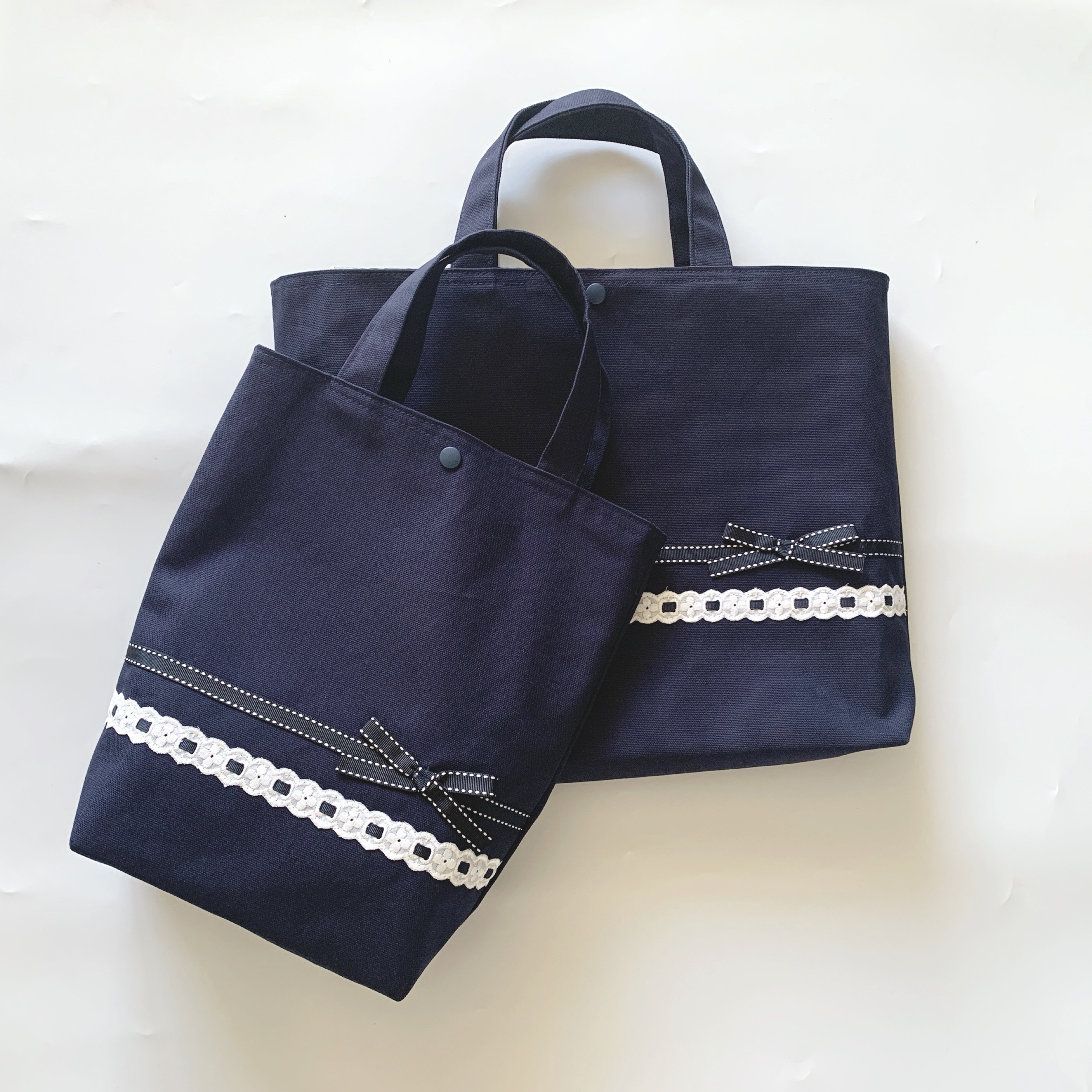 通学、お受験トートバック２点セット　紺×ステッチリボンはしごレース