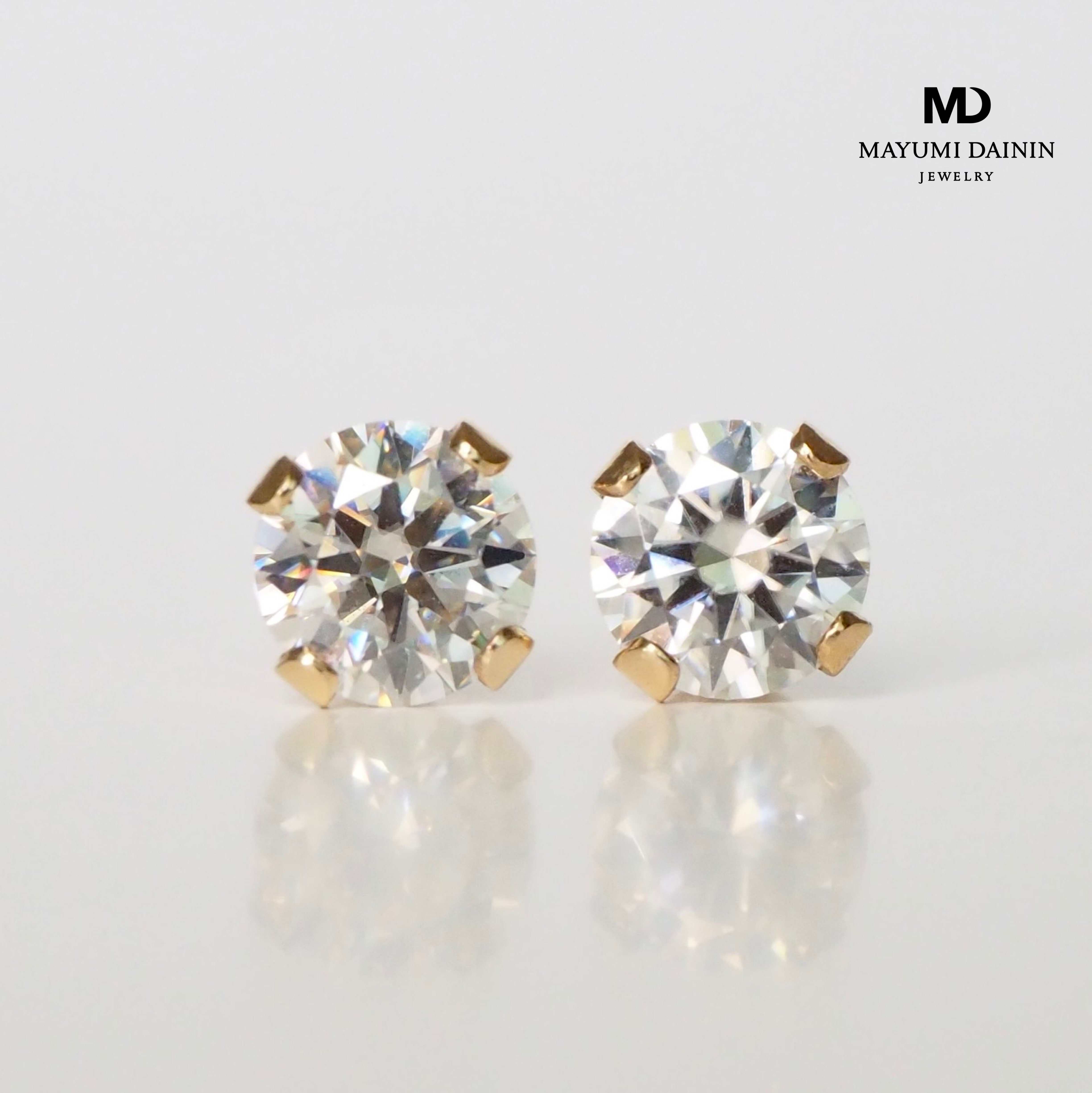 -モアサナイト ピアス-4mm スタッド ギフト プレゼント ダイヤモンド 14kgf k18 つけっぱなし クリスマス