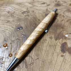 　木軸シャーペン 0.5㎜　ハードメープル杢　蜜蝋クリーム仕上げ 6枚目の画像