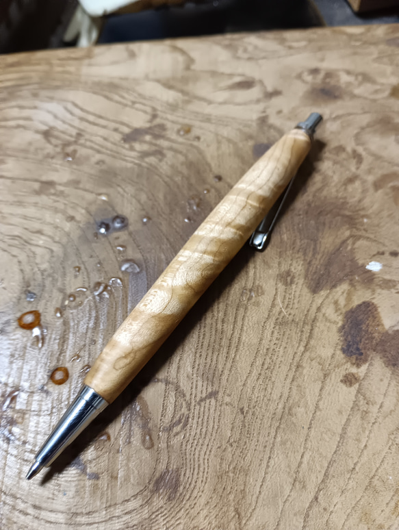 　木軸シャーペン 0.5㎜　ハードメープル杢　蜜蝋クリーム仕上げ 6枚目の画像