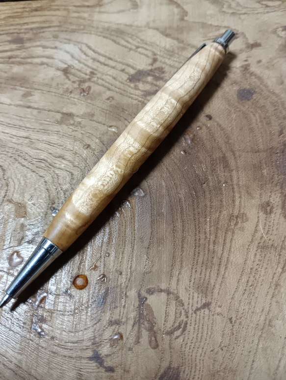 　木軸シャーペン 0.5㎜　ハードメープル杢　蜜蝋クリーム仕上げ 3枚目の画像