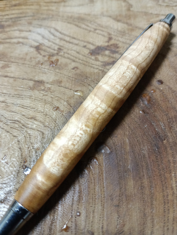 　木軸シャーペン 0.5㎜　ハードメープル杢　蜜蝋クリーム仕上げ 4枚目の画像