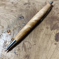 　木軸シャーペン 0.5㎜　ハードメープル杢　蜜蝋クリーム仕上げ 2枚目の画像