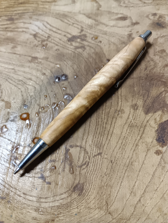 　木軸シャーペン 0.5㎜　ハードメープル杢　蜜蝋クリーム仕上げ 2枚目の画像