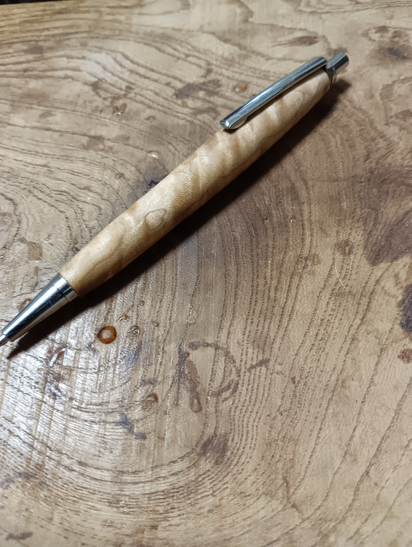 　木軸シャーペン 0.5㎜　ハードメープル杢　蜜蝋クリーム仕上げ 1枚目の画像