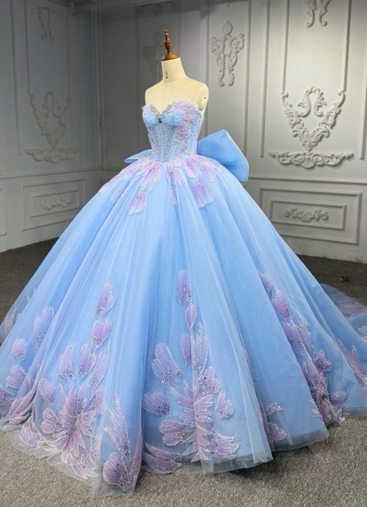 ウェブ限定　バックリボン　カラードレス　プリンセスライン花嫁ブルー青パープル紫　可愛い　パーティードレス　ロングトレーン