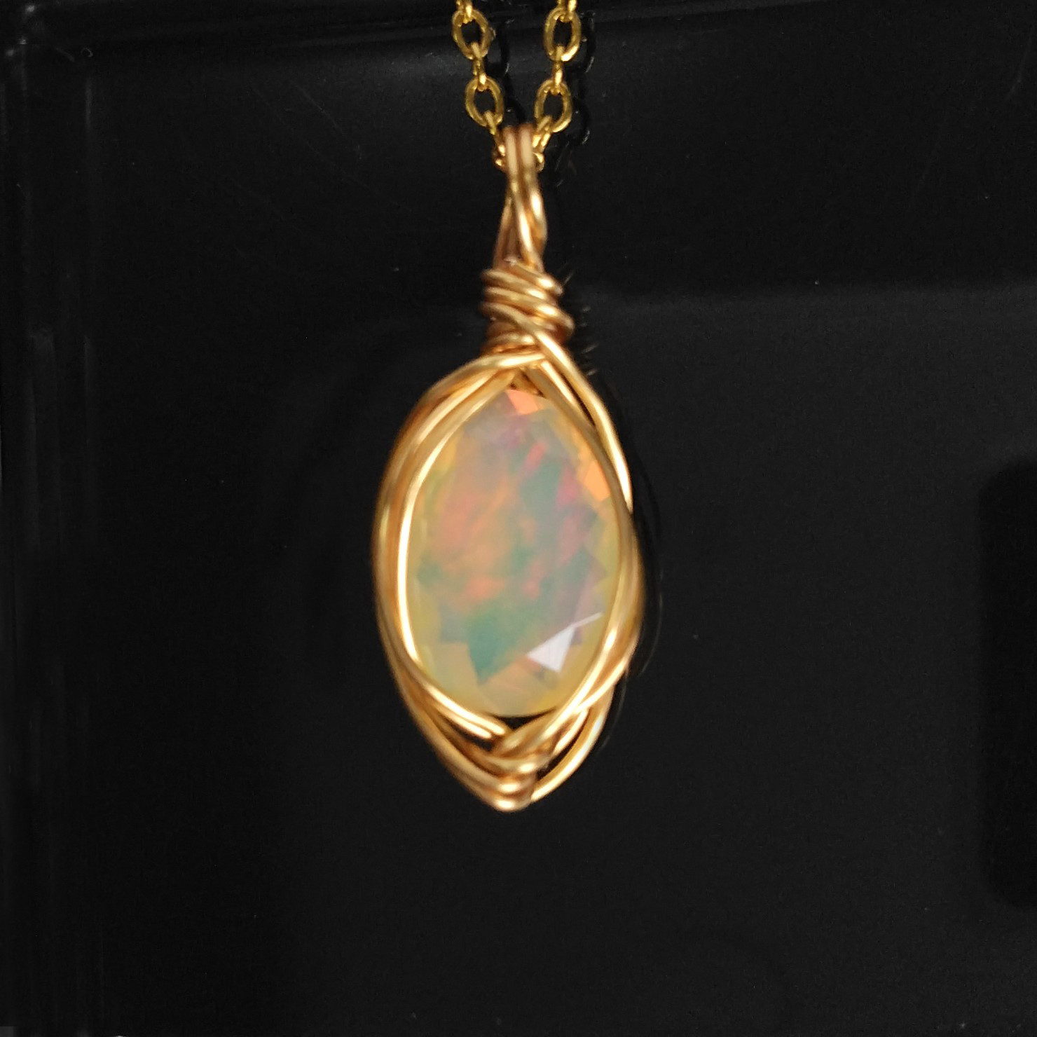 オパール 天然石 ワイヤーペンダント　No.P51