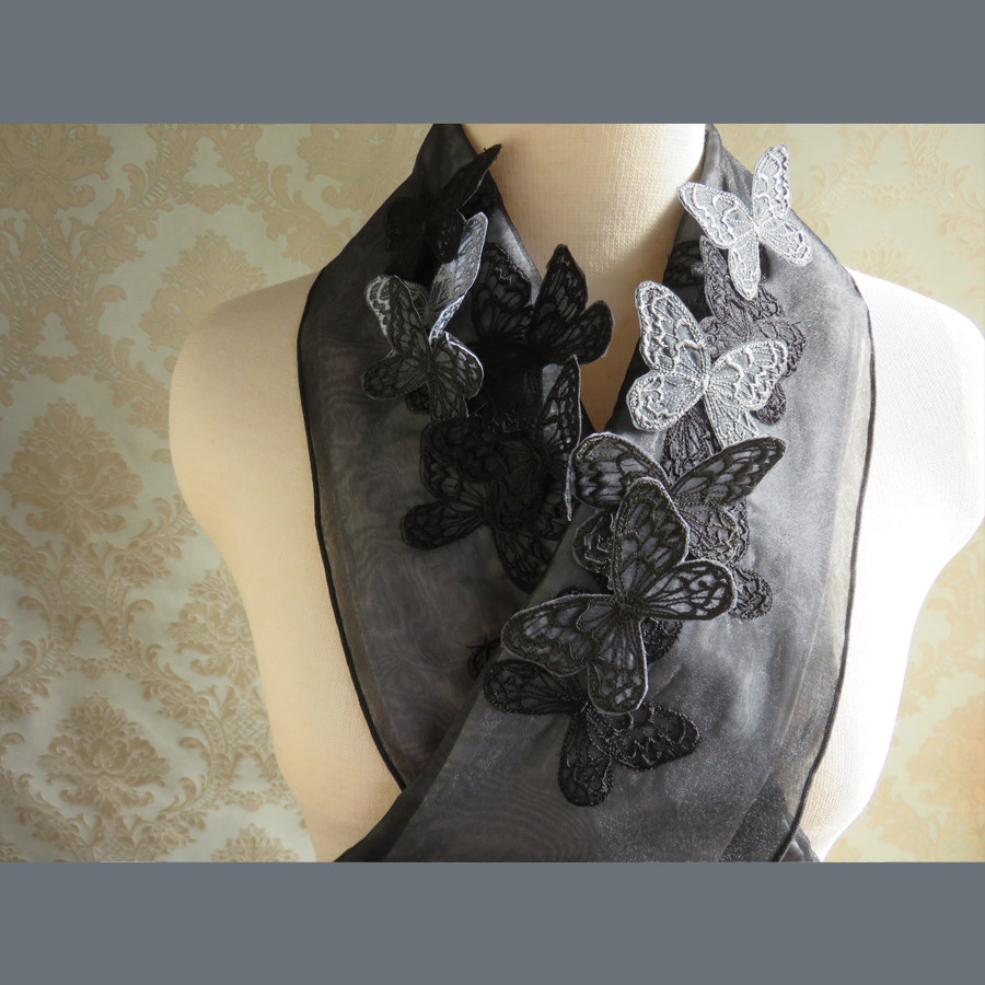 バタフライの半襟（ブラック）