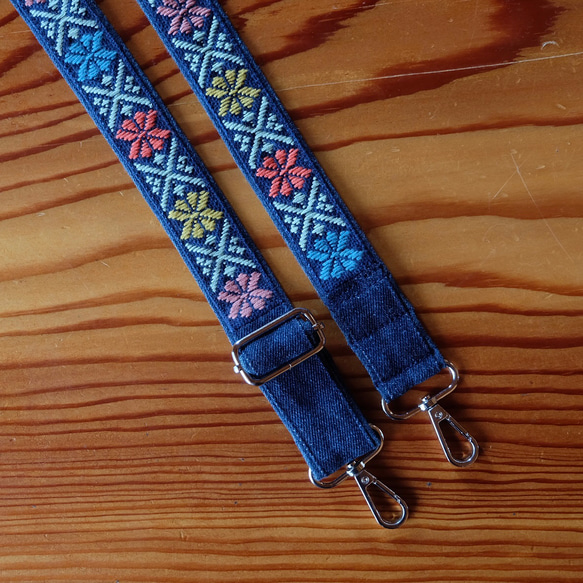 Kogin刺繡多肩帶花園[肩帶☺︎刺繡]智慧型手機單肩包⌘接受客製化⌘ 第10張的照片