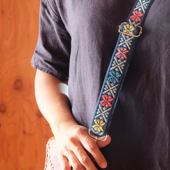 Kogin刺繡多肩帶花園[肩帶☺︎刺繡]智慧型手機單肩包⌘接受客製化⌘ 第5張的照片