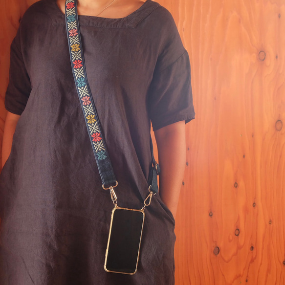 Kogin刺繡多肩帶花園[肩帶☺︎刺繡]智慧型手機單肩包⌘接受客製化⌘ 第3張的照片