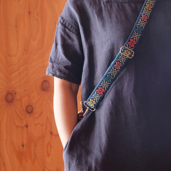 Kogin刺繡多肩帶花園[肩帶☺︎刺繡]智慧型手機單肩包⌘接受客製化⌘ 第1張的照片