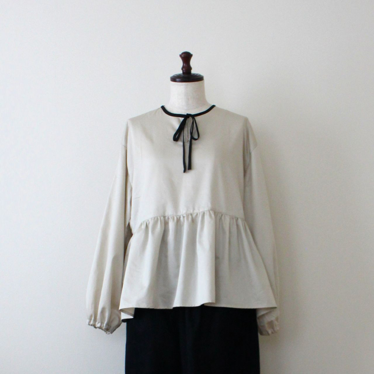 日本製サンプルSALEコットンサテンバイカラーパイピングブラウス
