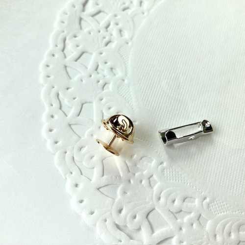 ブローチ　ハロウィン　白猫　オーロラ　レジン ブローチ ハロウィン 白猫 オーロラ レジン ブローチハロウィン白猫