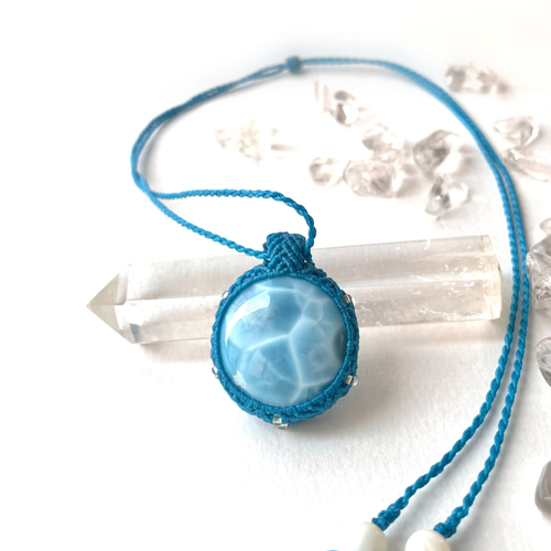 とびきりブルー！小粒ラリマーの天然石マクラメネックレス