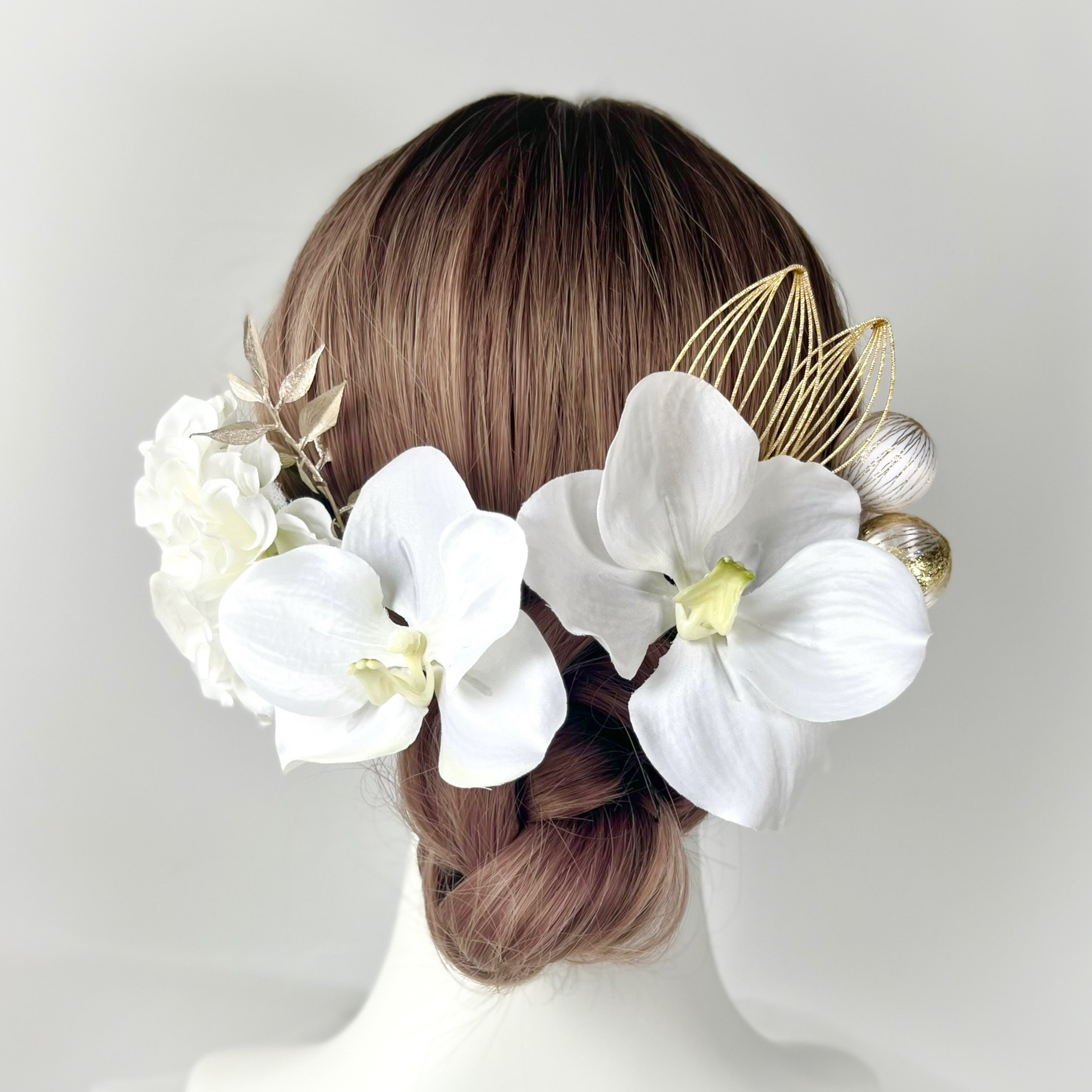 白い胡蝶蘭とダリアの髪飾り　成人式　結婚式　和装　振袖　白無垢　卒業式　髪かざり　ホワイト　ヘッドドレス