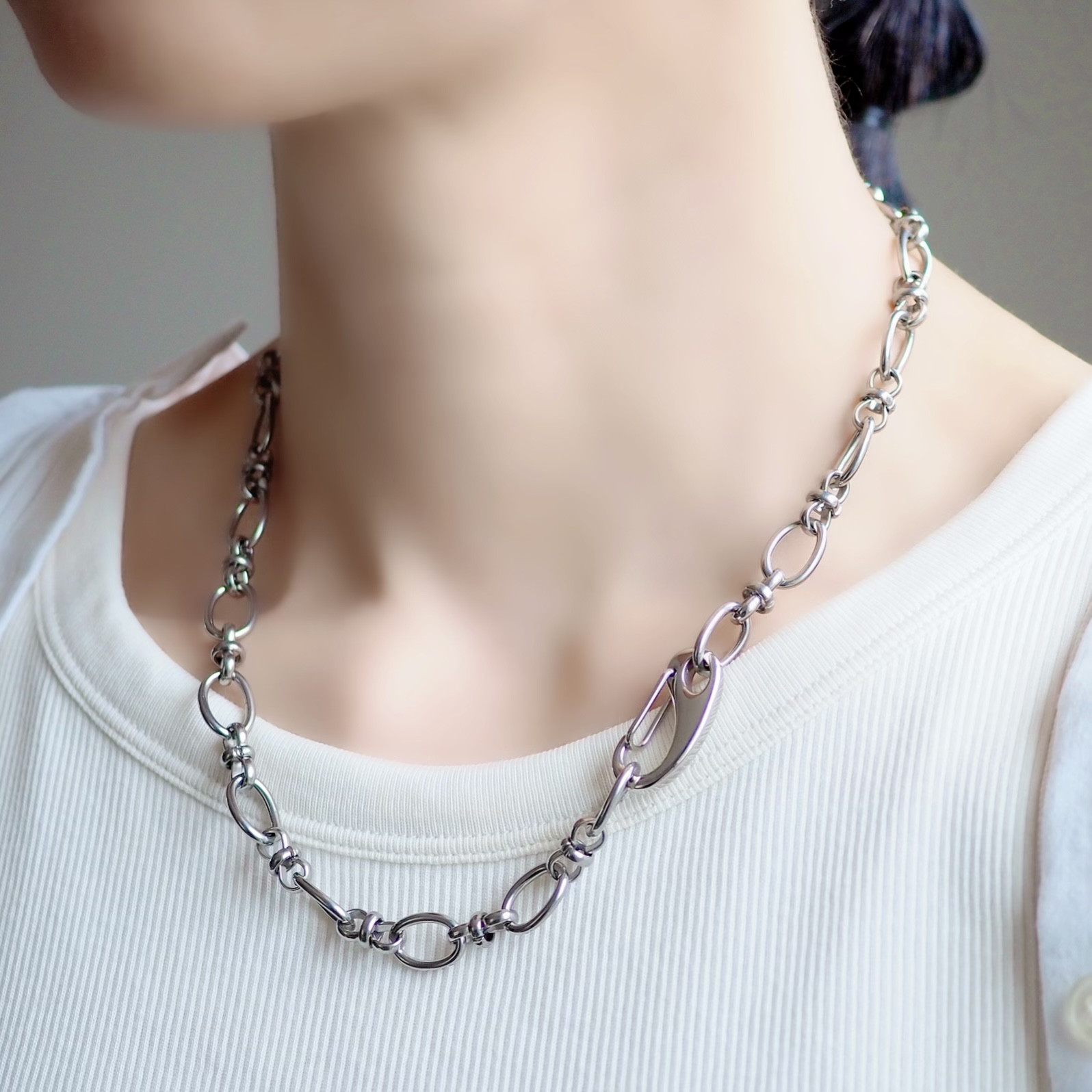Y字にも!金属アレルギー対応 スタイルのポイントになるネックレス シルバー サージカルステンレス N158
