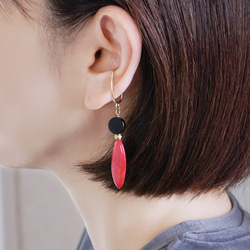 【8月誕生石】オニキスとマーキス型シェルのレッドシェルのピアス　※イヤリング・イヤーカフに変更可 8枚目の画像