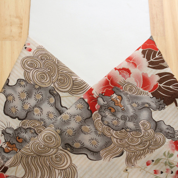 ◆半襟・半衿【唐獅子】鳥の子色 1枚目の画像