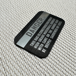 ◆ TUMIバッグ用◆ カスタムプレート DANGER マットブラック x 銀 ■ トゥミ 交換用 アメリカ空軍 1枚目の画像