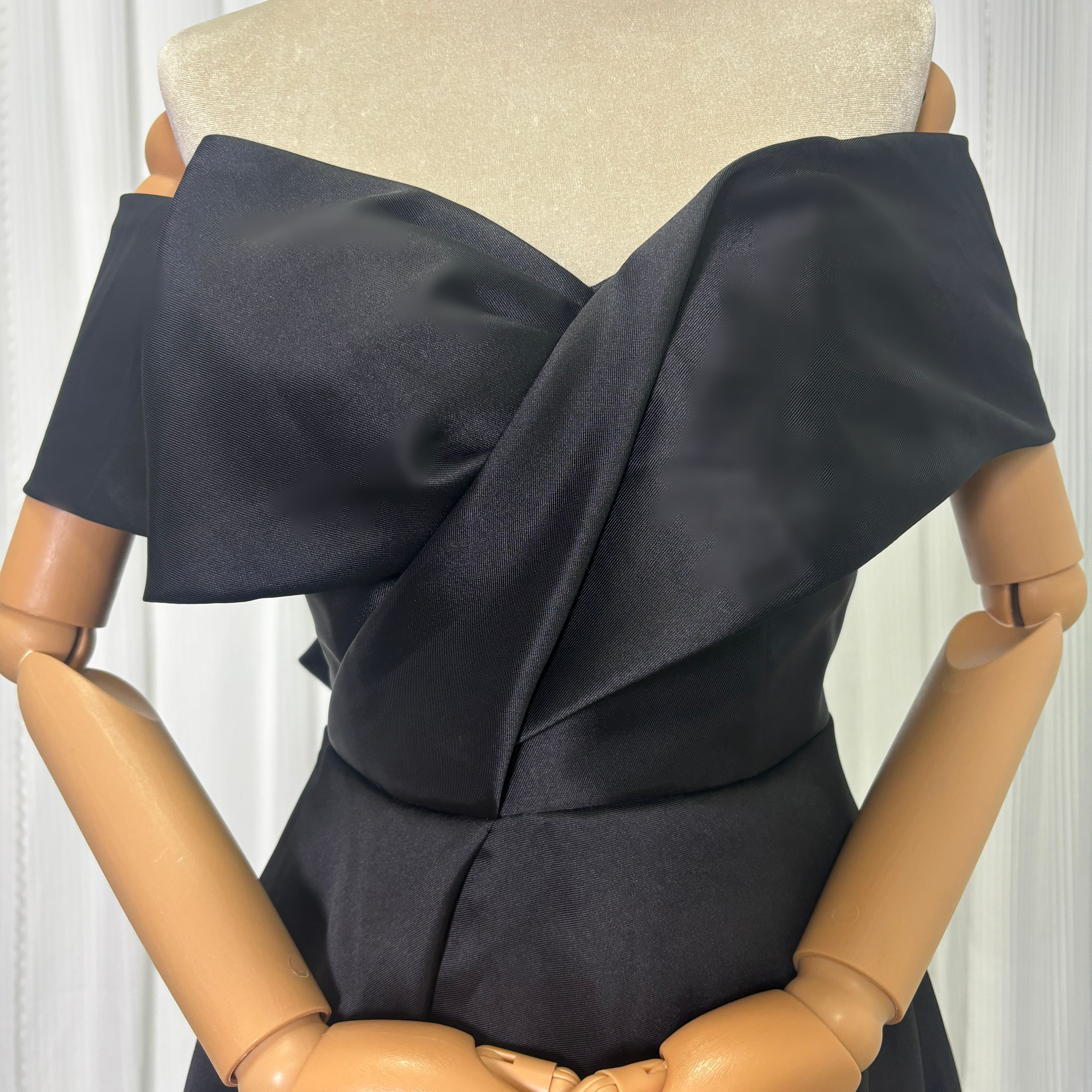 送料無料！パーティードレス オフショルダー ミカドサテン ブラック 光沢サテン リボン 前撮り 披露宴