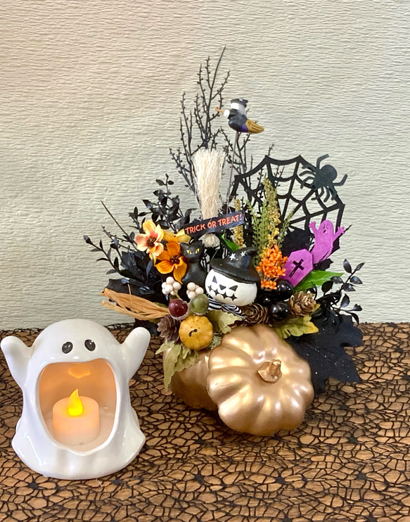 ＂カボチャの中のハロウィンナイトへようこそ！ゴーストカボチャのジャック＂蓋付きゴールドカボチャのハロウィン飾り 6枚目の画像