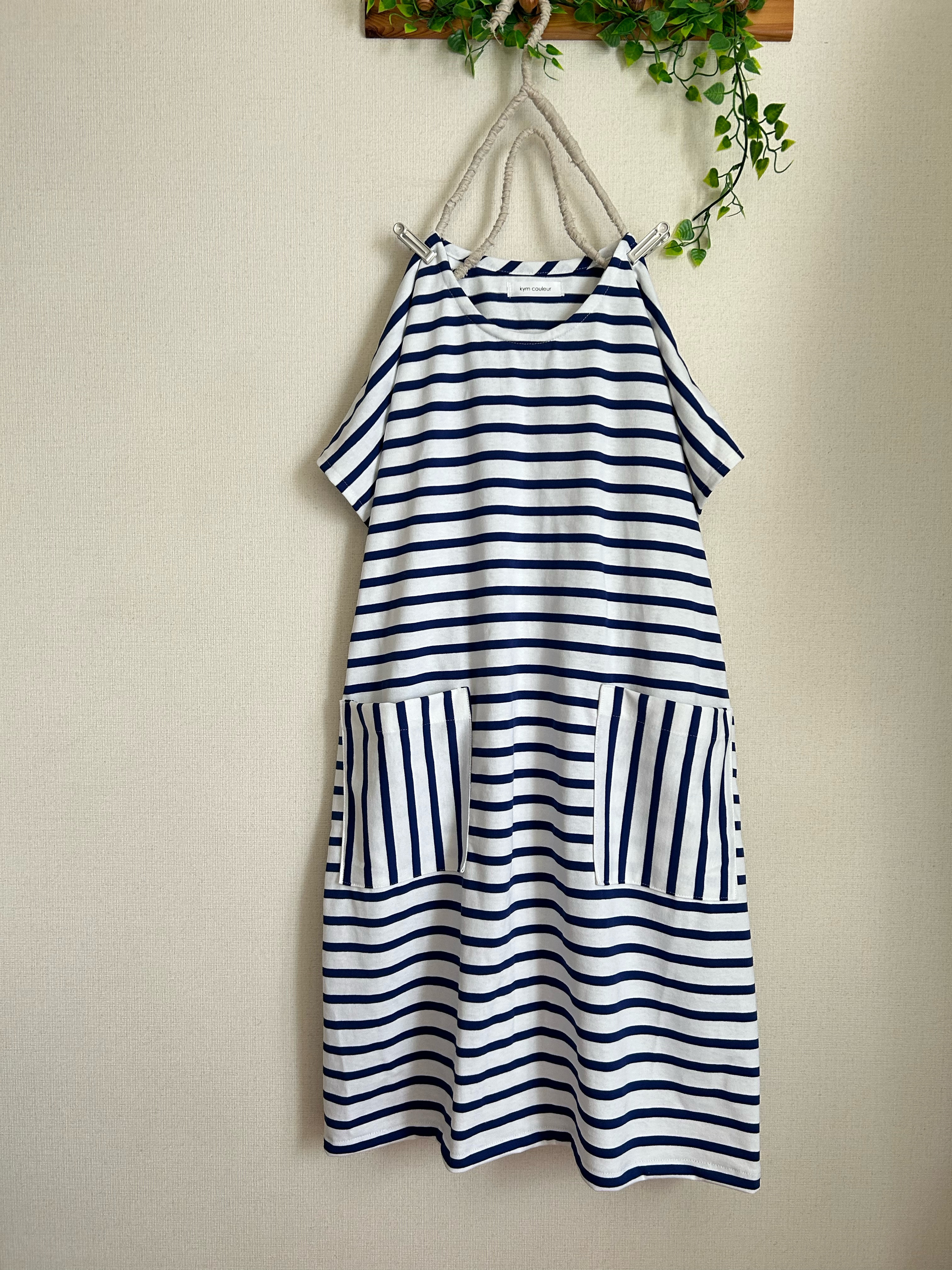 厚手天竺ニットブルー×生成りボーダードルマンワンピース