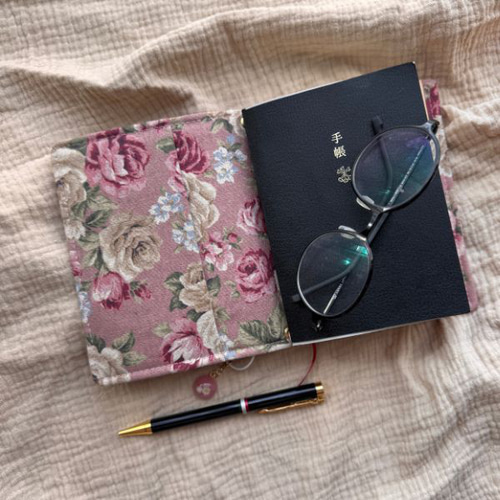 A6サイズ】ハンドメイド布製ノートカバー／手彫りスタンプ布パッチと