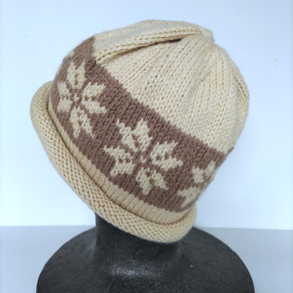 草木染毛糸の手編み帽子　AD-337　ニット帽＊編み込み＊雪の結晶柄＊アースカラー＊メリノウール100％