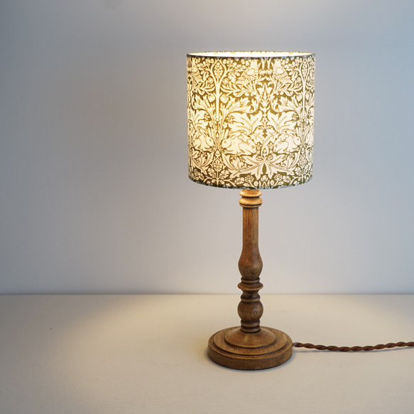 ◆HappyLamp◆S・Mサイズ/ウィリアムモリス/ブラザーラビット/オリーブ/テーブルランプ/スタンドランプ/秋限定 2枚目の画像