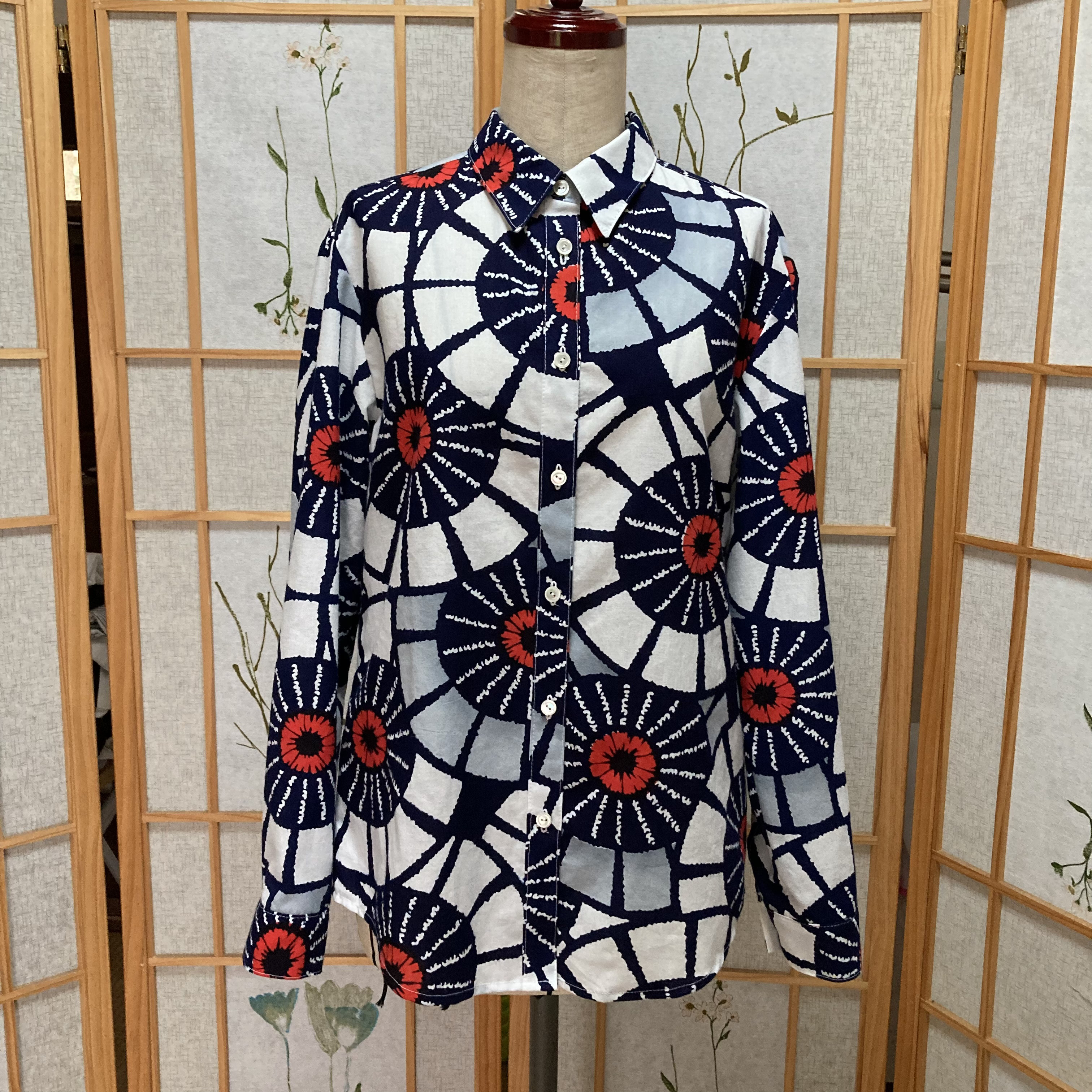 ☆浴衣リメイク☆ シャツブラウス (ホワイト＆ネイビー／源氏車)