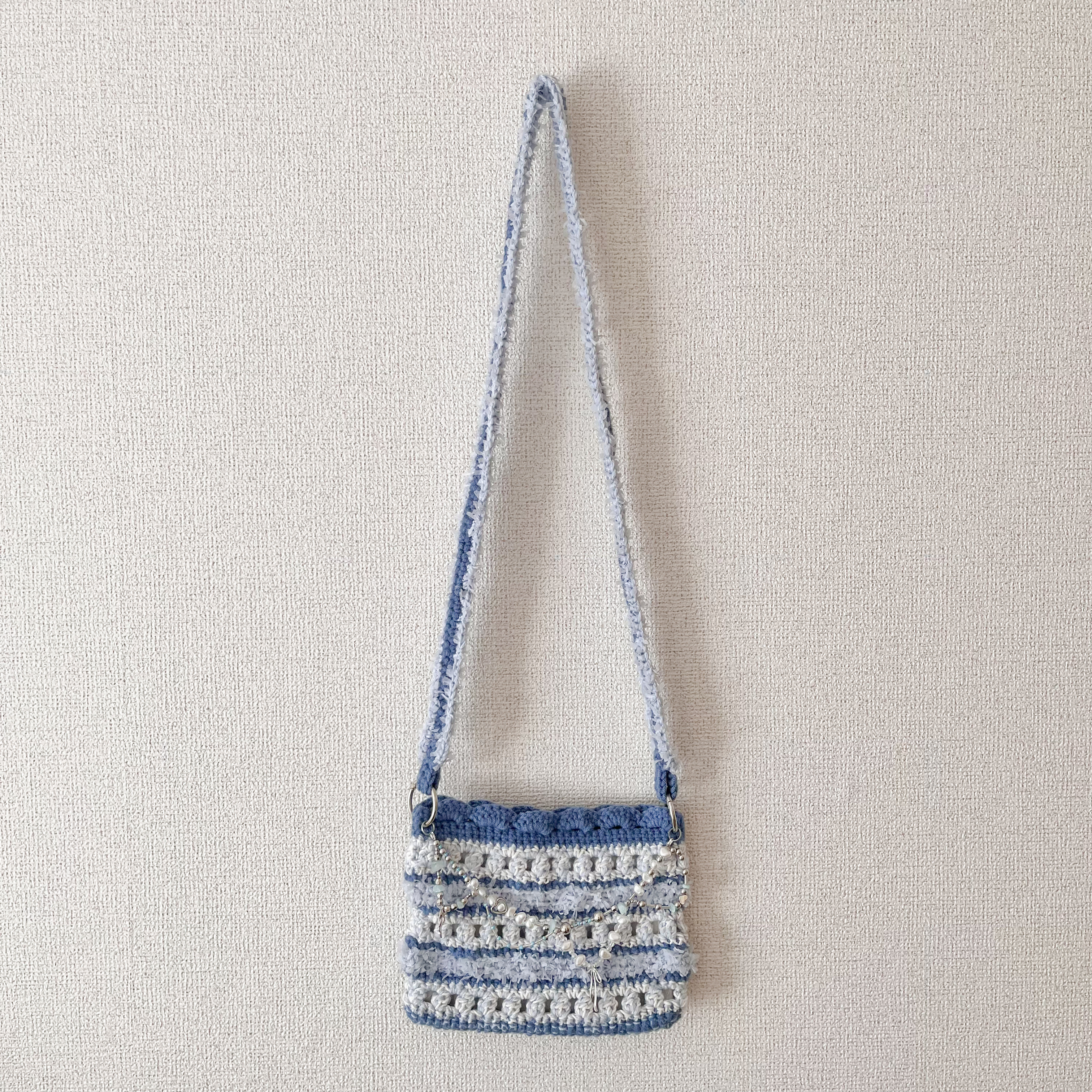 Fuwari Blue Sacoche【水色・ブルー】　大人かわいい　かぎ針編み　サコッシュ　裏地付　ビーズチャーム付き