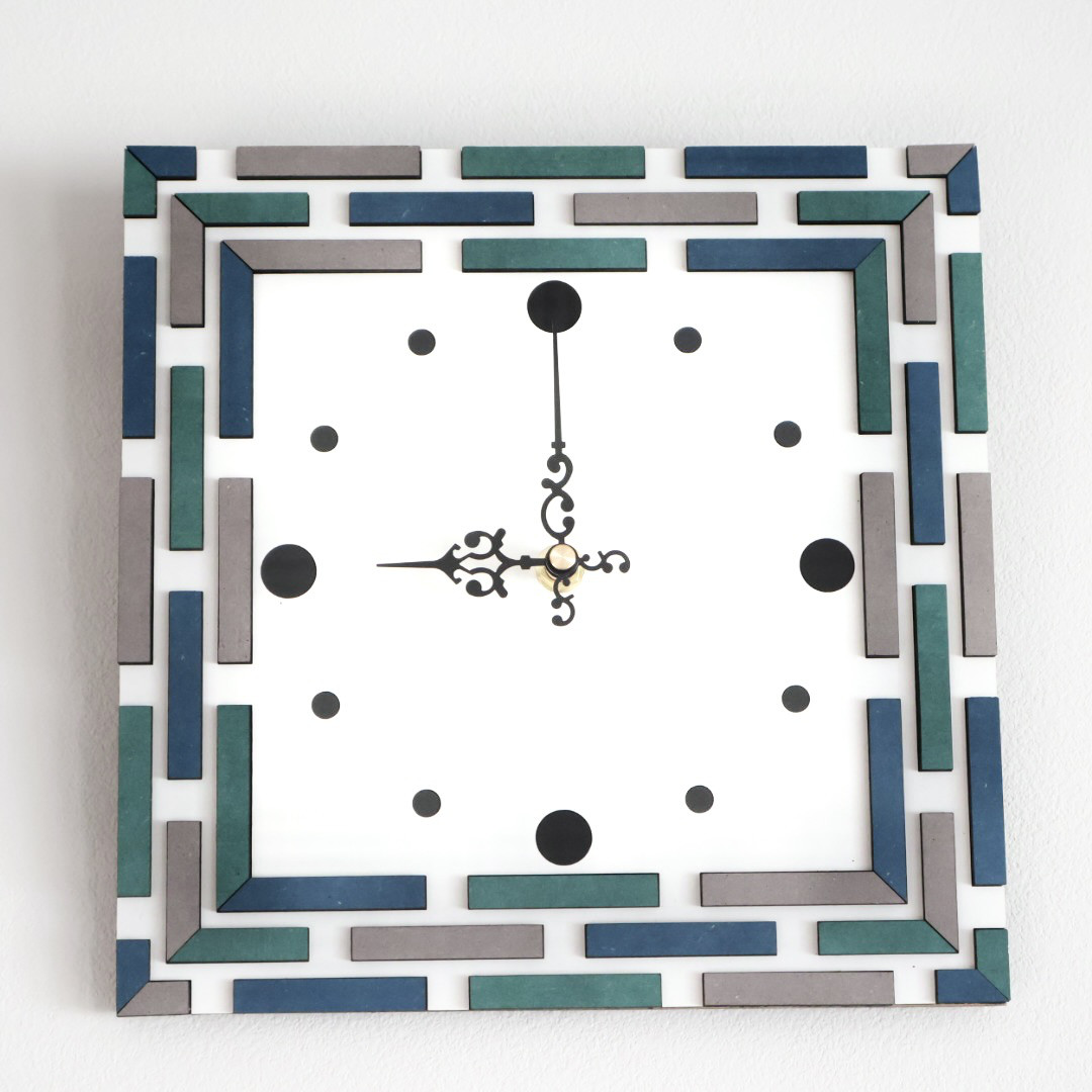 レンガ調の木製壁掛け時計　Mist　Moku Lab.