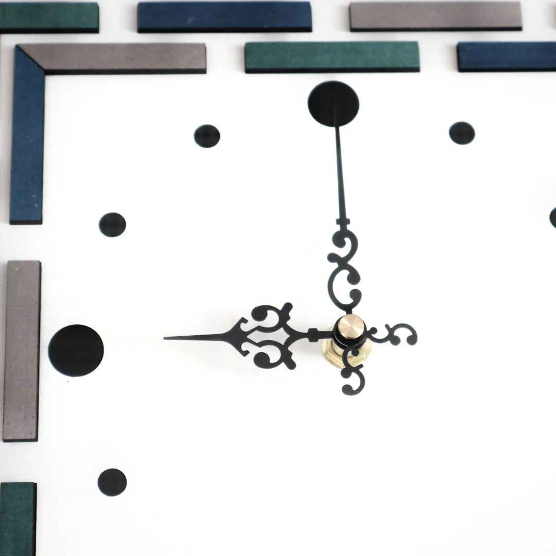 レンガ調の木製壁掛け時計　Mist　Moku Lab.