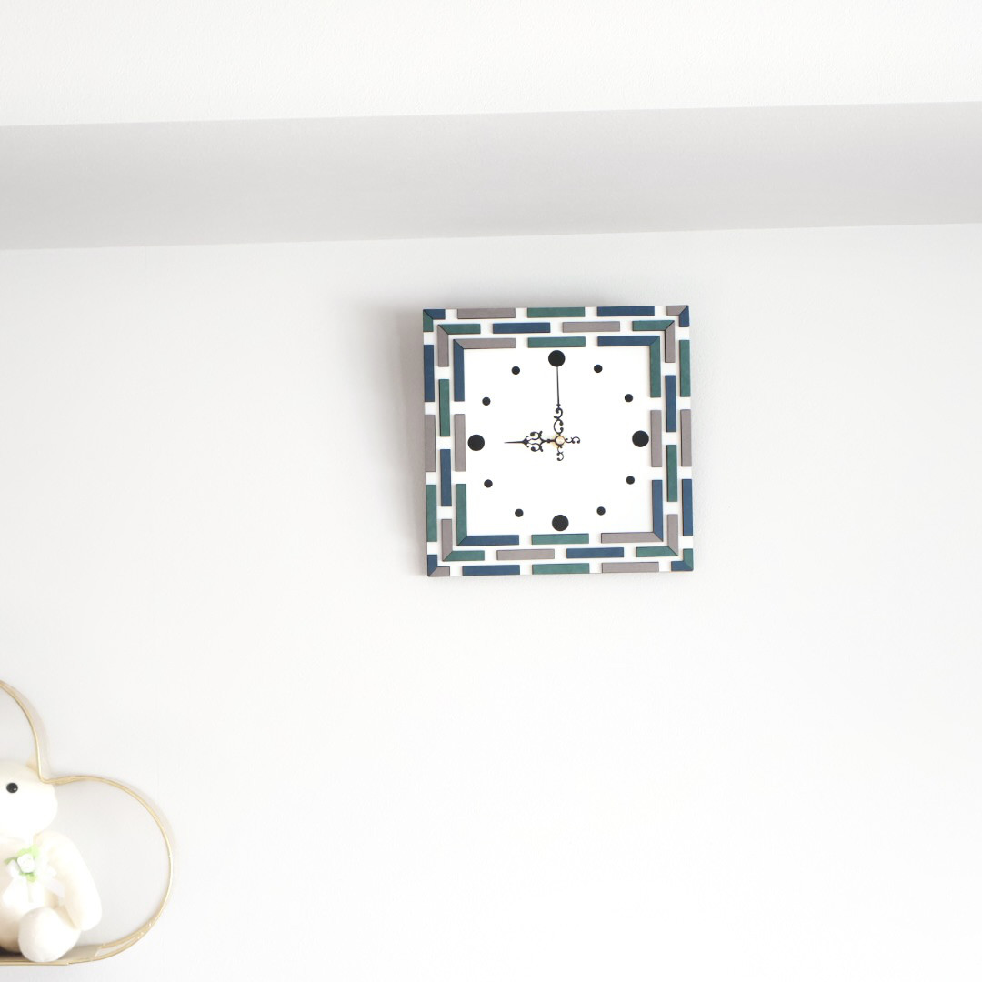 レンガ調の木製壁掛け時計　Mist　Moku Lab.