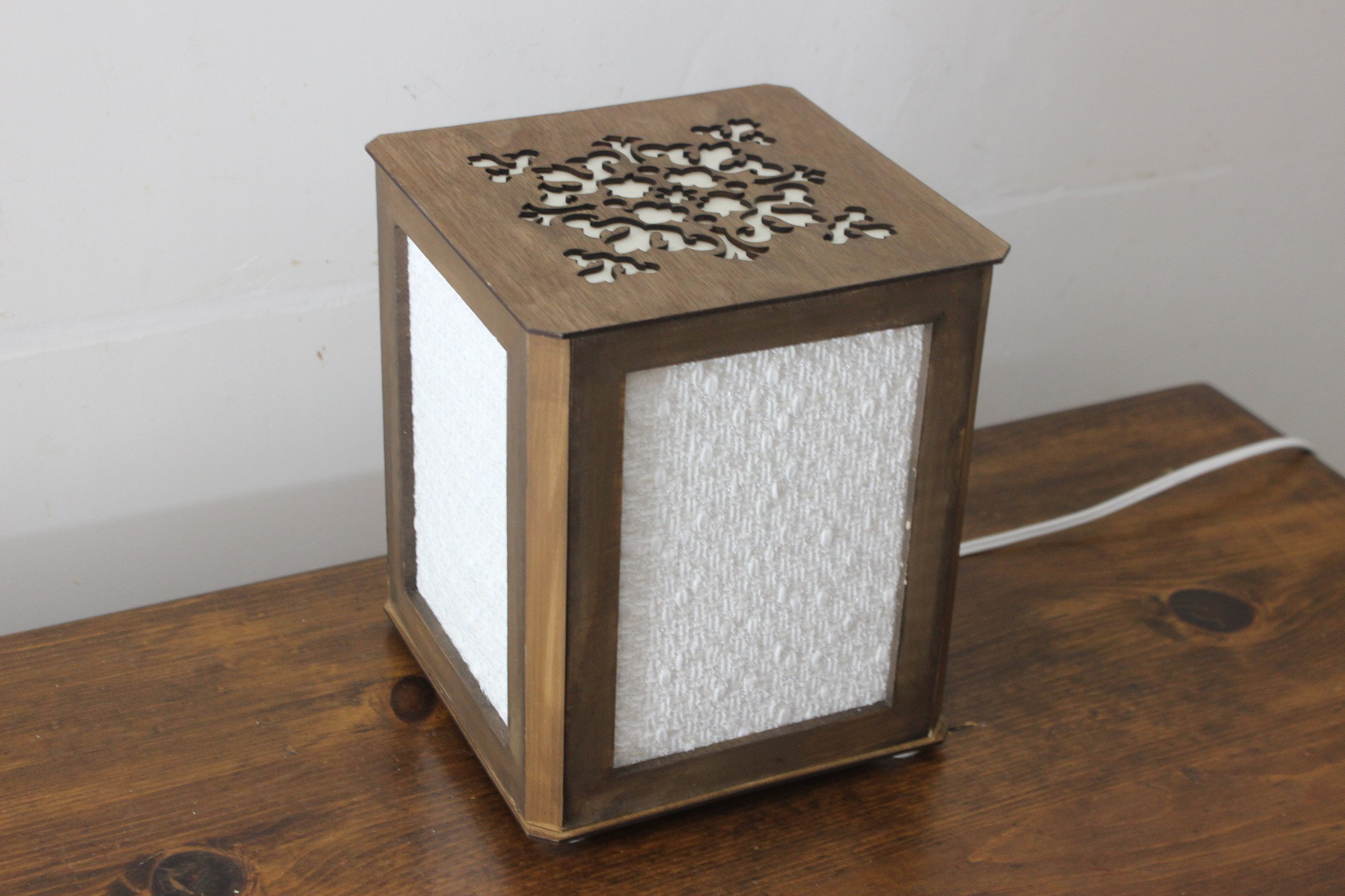 布×木のやさしい光  テーブルランプ — 癒しの空間をつくる ファブリックシェードライト F01-M