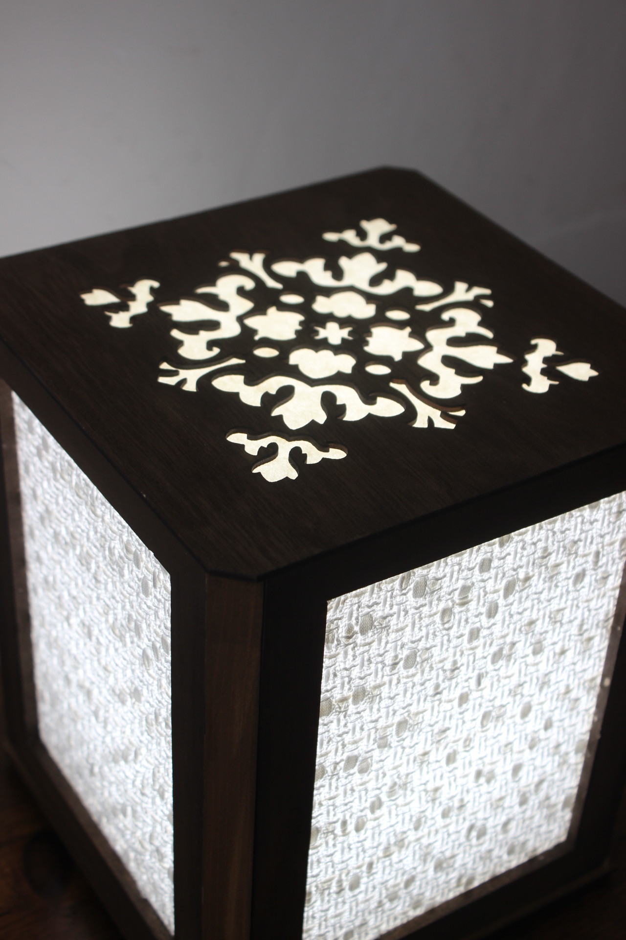 布×木のやさしい光  テーブルランプ — 癒しの空間をつくる ファブリックシェードライト F01-M