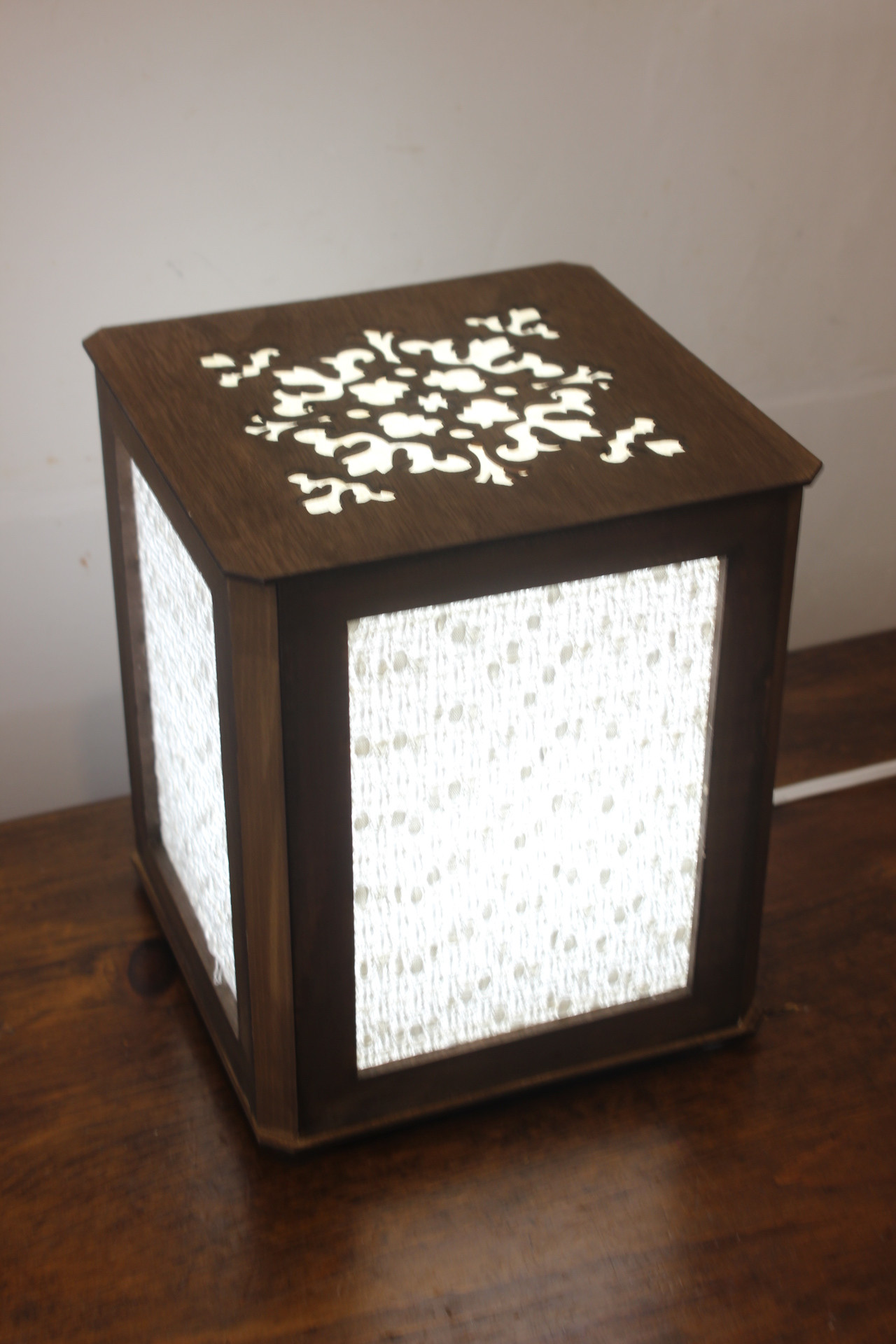 布×木のやさしい光  テーブルランプ — 癒しの空間をつくる ファブリックシェードライト F01-M