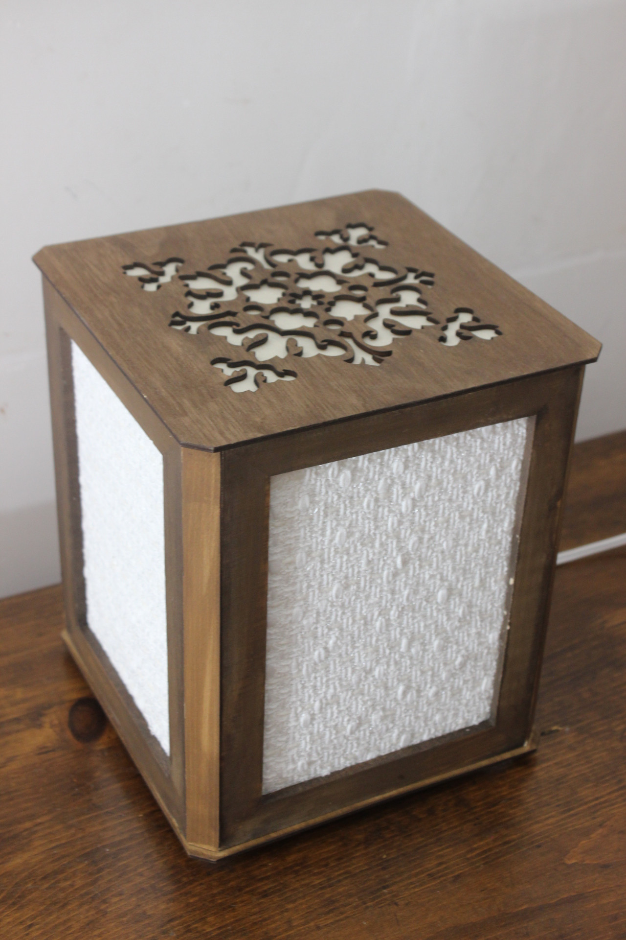 布×木のやさしい光  テーブルランプ — 癒しの空間をつくる ファブリックシェードライト F01-M