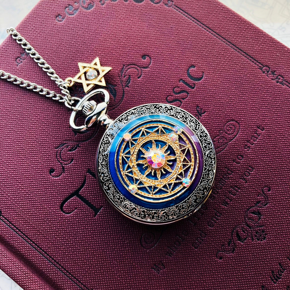 魔術師の懐中時計ー太陽の魔法陣☼ ネックレス・ペンダント sorarium