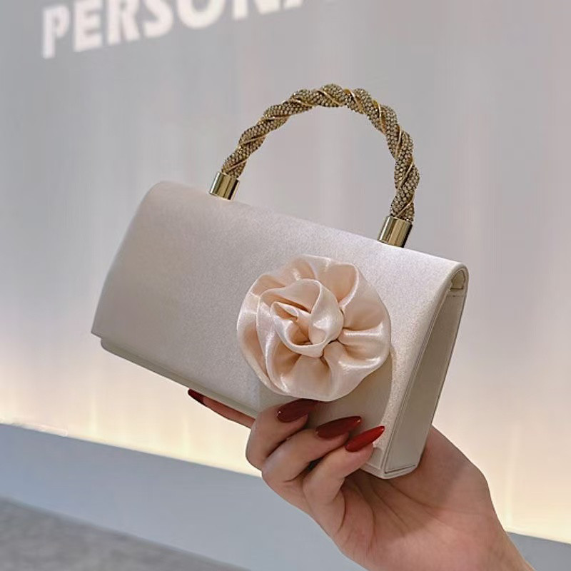 ♡クラッチバッグ　可愛いパーティーバッグ9～14日届け送料込み