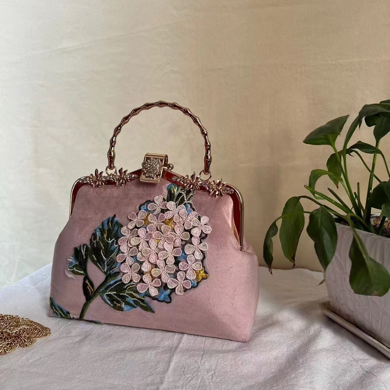 ♡クラッチバッグ　可愛いパーティーバッグ9～14日届け送料込み