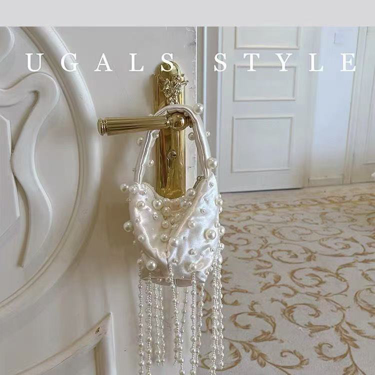 ♡クラッチバッグ　可愛いパーティーバッグ9～14日届け送料込み