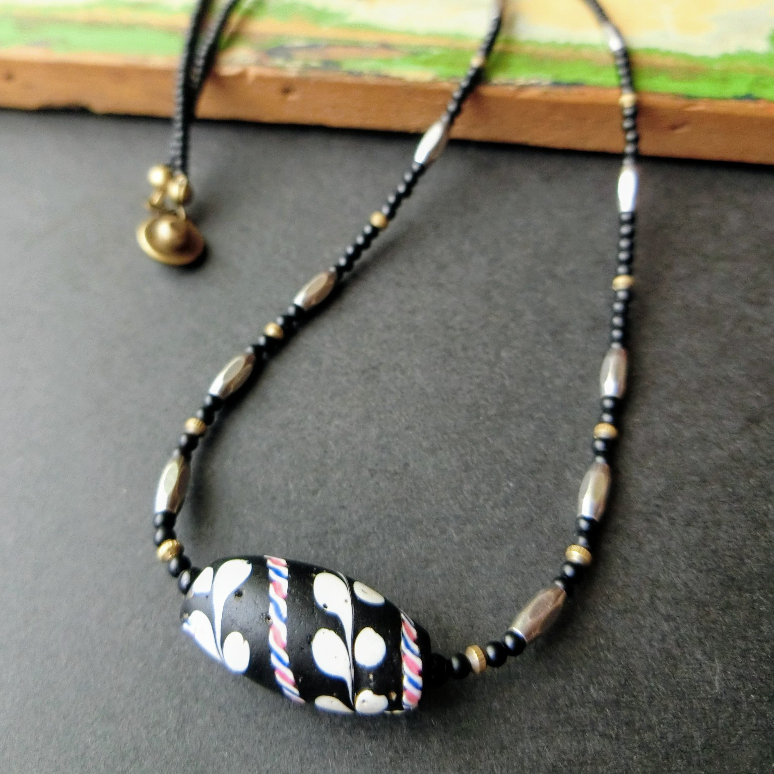 *Queen*ルイスアンドクラークとアルミパーツ、オニキスのロングネックレス 15,975円