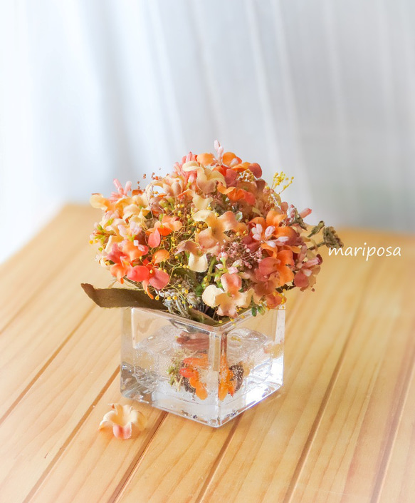 秋冬新作2025 】キンモクセイとかすみ草のキューブグラス