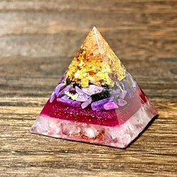 薔薇の入った星型オルゴナイト【ガーネット】 チャンスを広げる】 ピラミッド型オルゴナイト カーネリアン