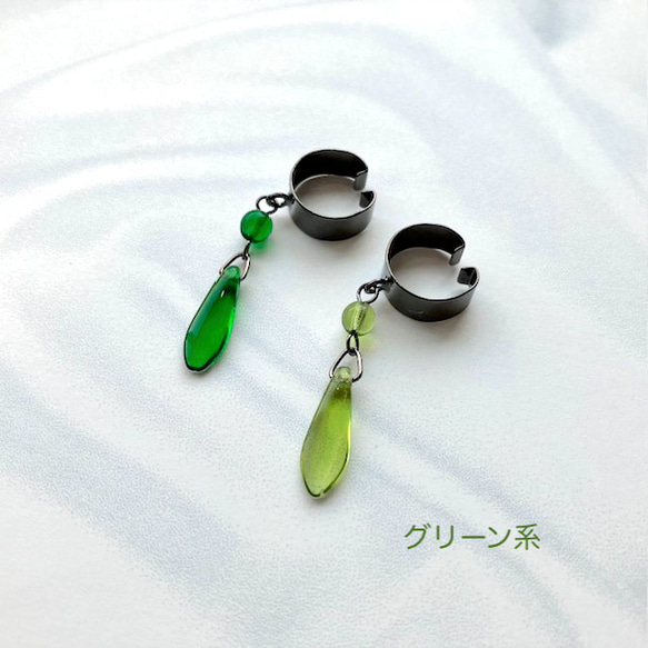 ブラックのイヤーカフにアクアマリンのガラス　(夏のまとめ髪、明るい髪色に映えるイヤーカフ　ダガー) 3枚目の画像