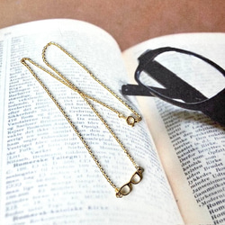 涙が追加できる　メガネ　のネックレス　（金色　ドロップ　個性的　ポップ　可愛い） 4枚目の画像